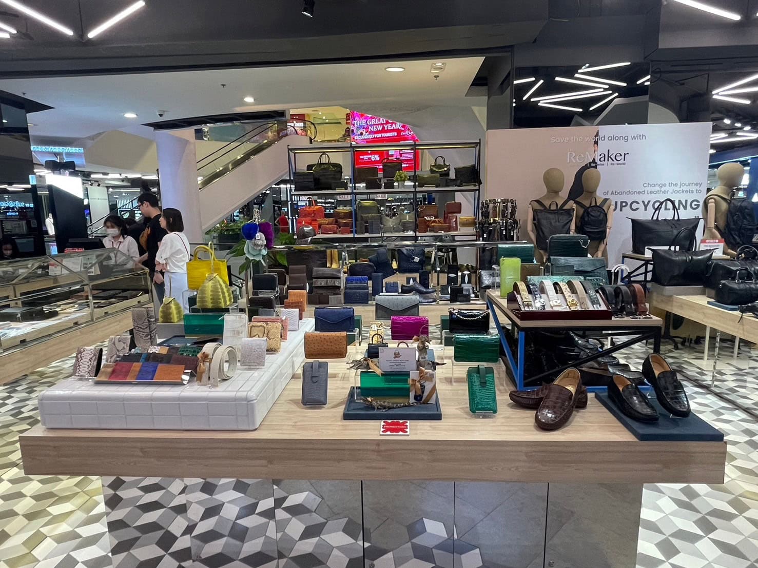 CENTRAL WORLD Men Zone
